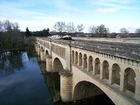 Beziers pont canal Formation Diagnostic Immobilier à Béziers : Guide Complet pour Réussir avec FDTI