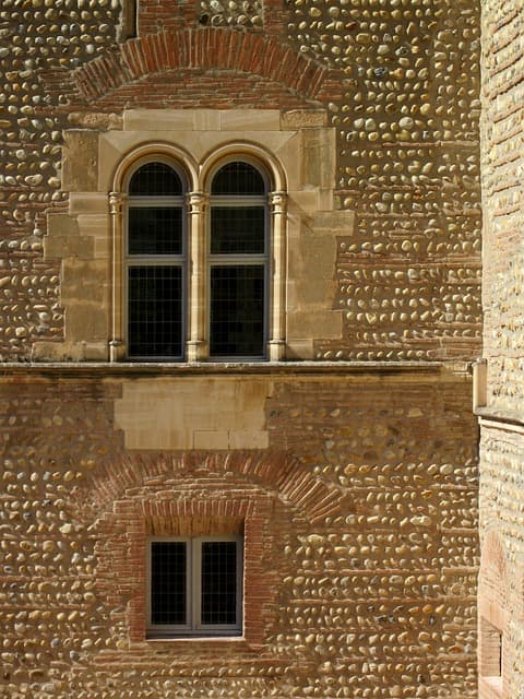palace of the kings of majorca 1055669 640 Diagnostiqueur Immobilier à Perpignan : Formations et Perspectives Professionnelles avec FDTI